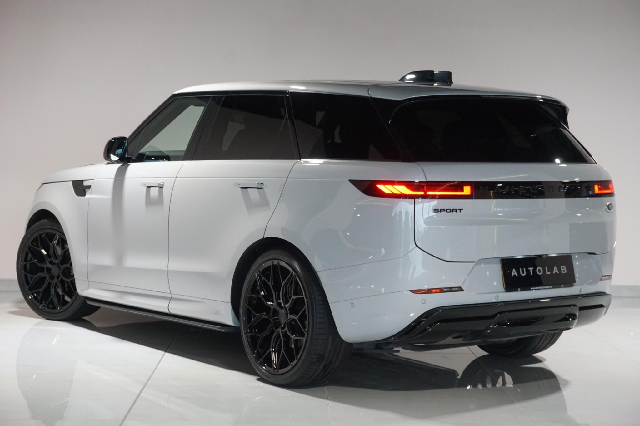 Land Rover Range Rover Sport 3.0 D300 MHEV Dynamic SE SUV 5dr Diesel Auto 4WD Euro 6 (s/s) (300 ps)